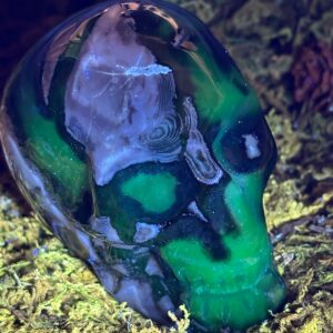 Crâne Agate Volcanique, Réactif aux UV
