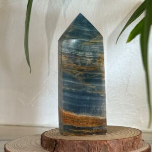 Tour Calcite Bleue à Bandes Jaunes (aussi appelée Onyx Bleu)