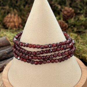 Bracelet Grenat – perles rondes facettées (4 mm)