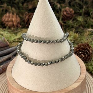 Bracelet Pyrite – perles rondes facettées (4 mm)