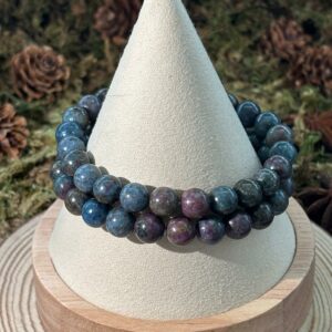 Bracelet Cyanite & Rubis (Réactif aux UV) – perles rondes (8 mm)