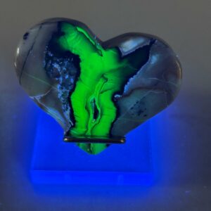 Coeur Agate Volcanique + Support, Réactif aux UV