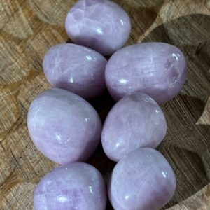 Pierre roulée, Kunzite (Réactive aux UV)