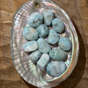 Pierre roulée, Larimar