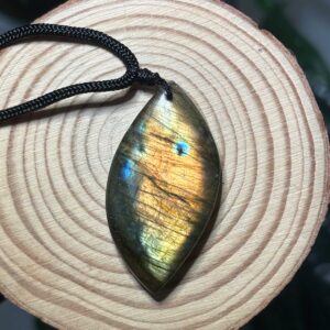 Pendentif Labradorite, avec cordon ajustable