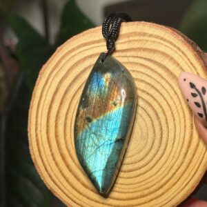 Pendentif Labradorite, avec cordon ajustable