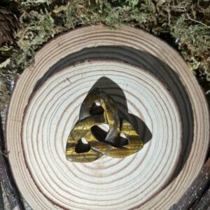 Noeud celtique – Triquetra en Œil de Tigre
