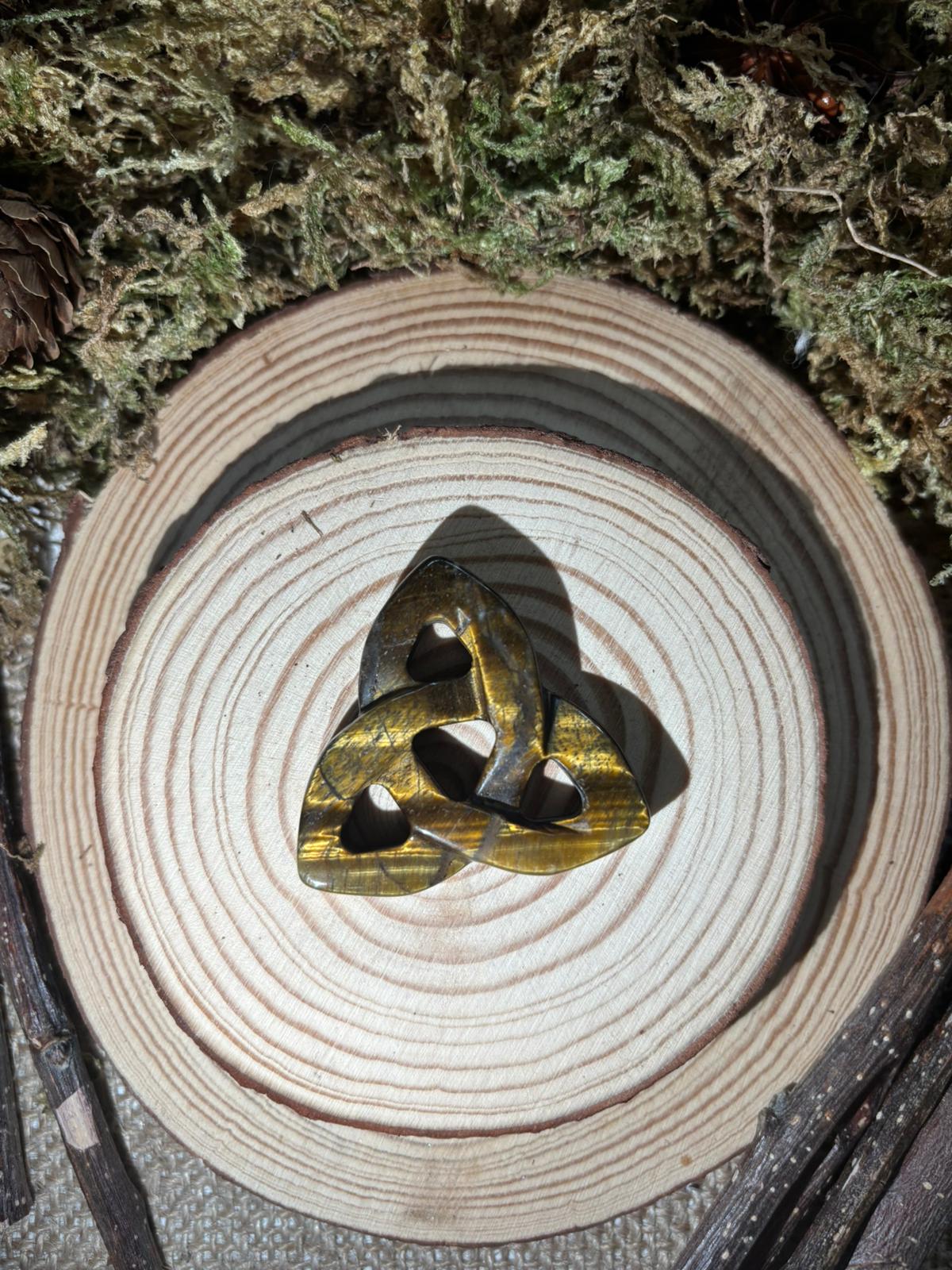 Nœud-celtique-Triquetra-Oeil-de-tigre