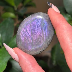 Galet, Labradorite Violette
