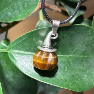 Pendentif Citrouille Sorcière, Œil de Tigre + Cordon