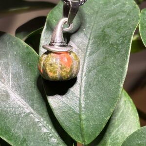 Pendentif Citrouille Sorcière, Unakite + Cordon